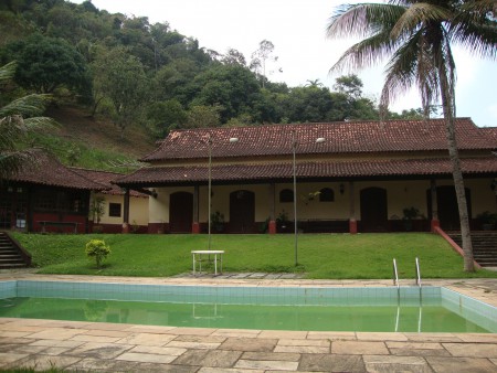 Belo. Sitio Pertiissimo do centro de Rio Bonito